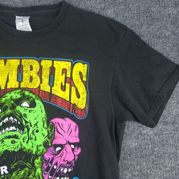 Zombies Graphic T Shirt Mens Medium Black Cotton Halloween Casual - Picture 6 of 11
